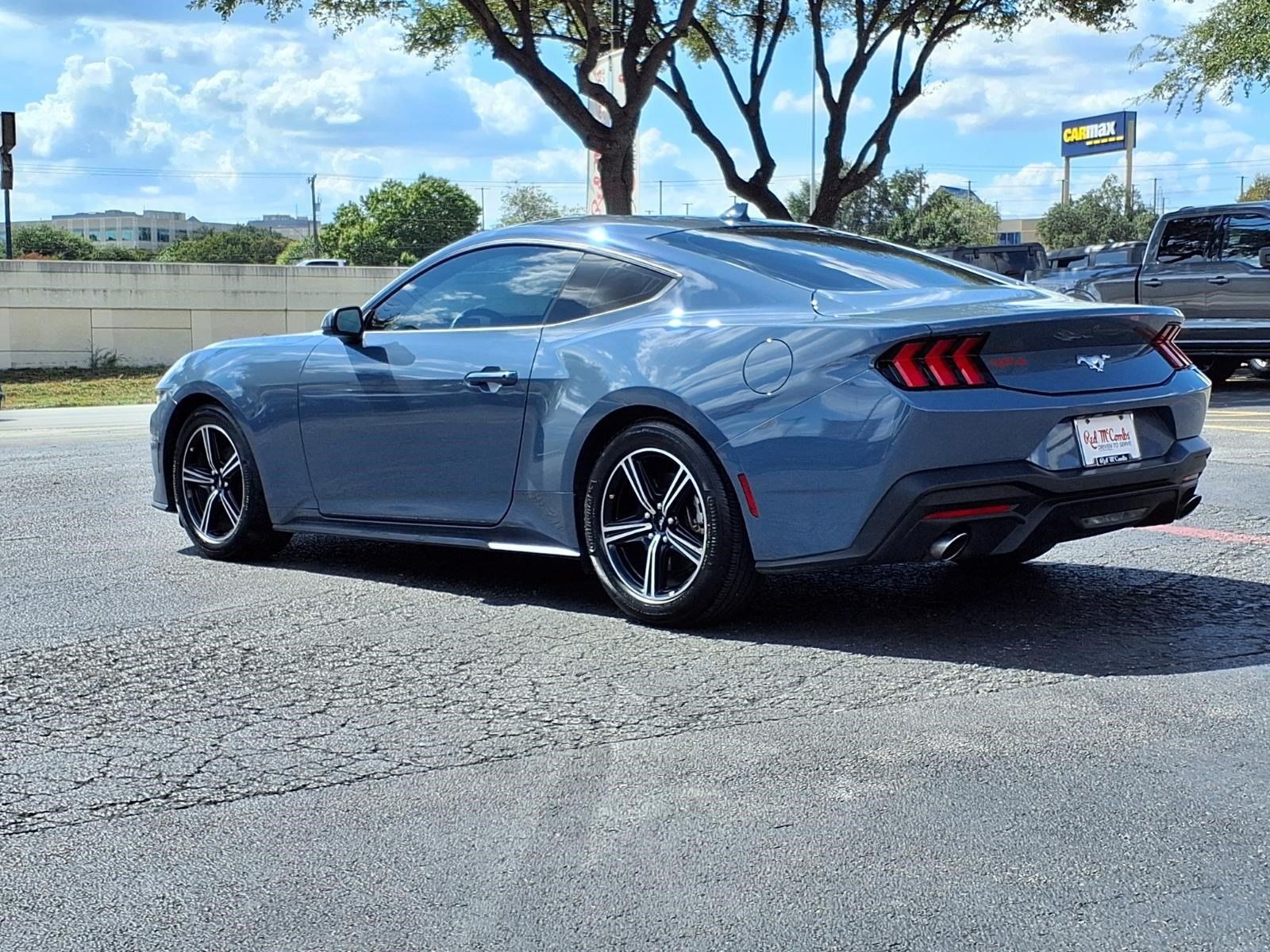 Used 2025 Ford Mustang Coupe RWD image 8