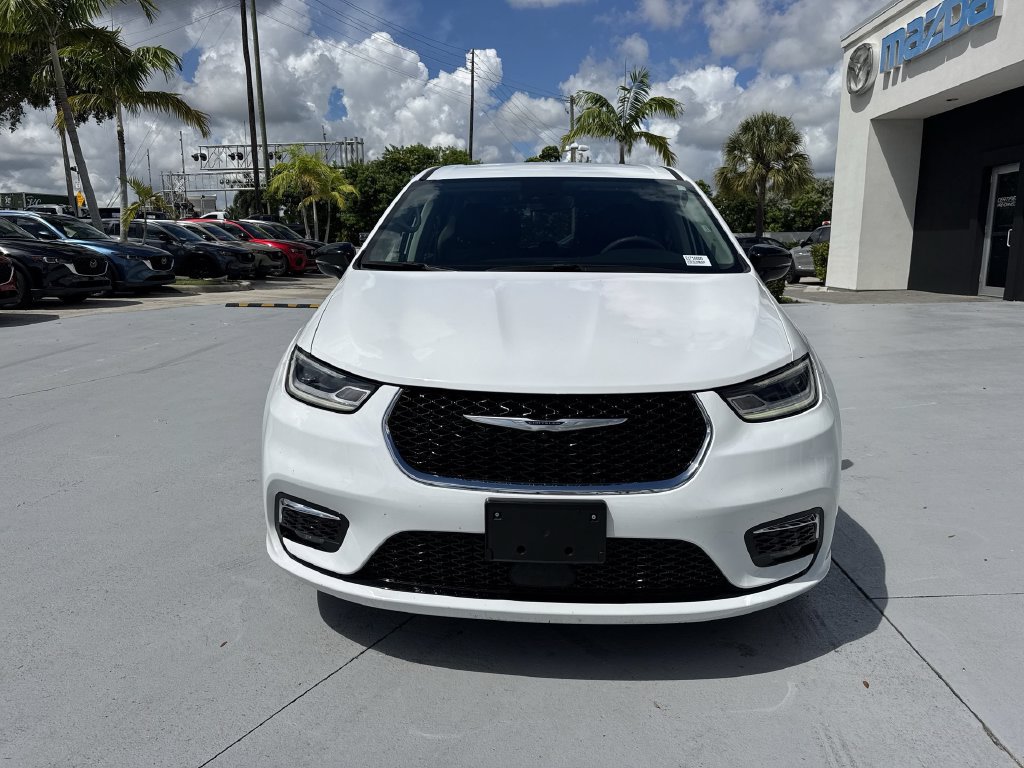 Used 2024 Chrysler Pacifica Touring-L FWD image 29