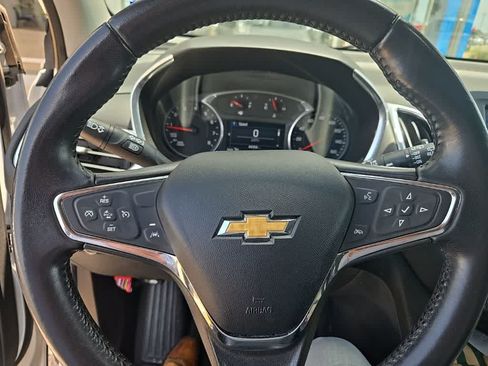 Used 2021 Chevrolet Equinox LT AWD/4WD image 12