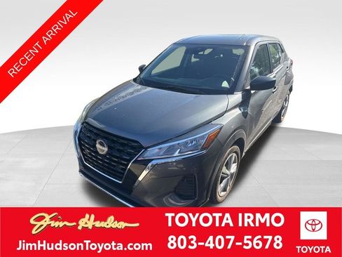 Used 2025 Nissan Kicks Play S FWD image 1