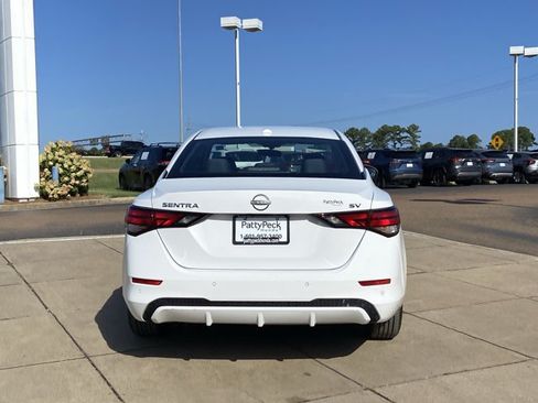 Used 2024 Nissan Sentra SV FWD image 10