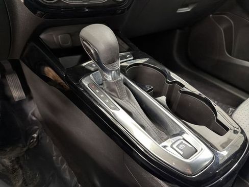 Used 2025 Chevrolet Trax LT w/ LT Convenience Package image 25