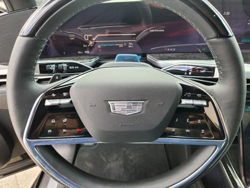 New 2025 Cadillac Escalade IQ Luxury 1 w/ Smart Trailering package image 35