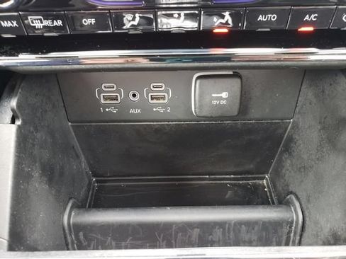 Used 2023 Jeep Grand Cherokee L Limited AWD/4WD image 21