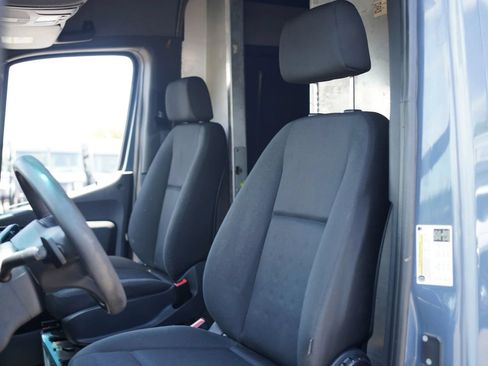 Used 2019 Mercedes-Benz Sprinter 170 image 15