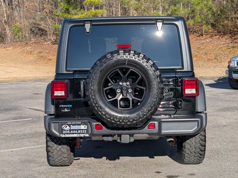 Used 2025 Jeep Wrangler Willys image 8