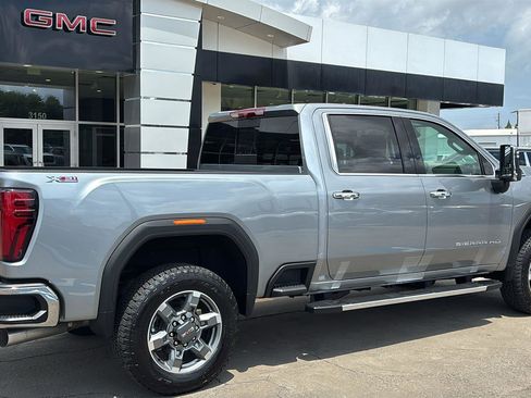 New 2026 GMC Sierra 2500 SLT w/ SLT Premium Package AWD/4WD image 8