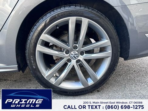 Used 2018 Volkswagen Passat 2.0T R-Line FWD image 23