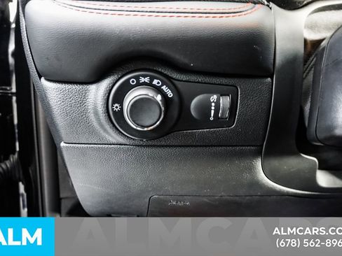 Used 2025 Dodge Durango GT AWD/4WD image 35