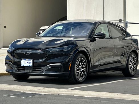 New 2026 Ford Mustang Mach-E Premium image 7