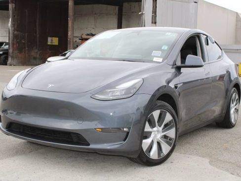 Used 2023 Tesla Model Y Long Range AWD/4WD image 9