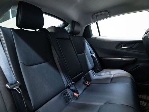 Certified 2025 Toyota Prius XLE image 32