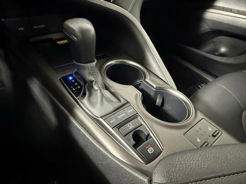 Used 2022 Toyota Camry XSE image 23