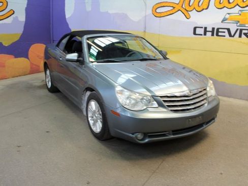 Used 2009 Chrysler Sebring Touring image 2