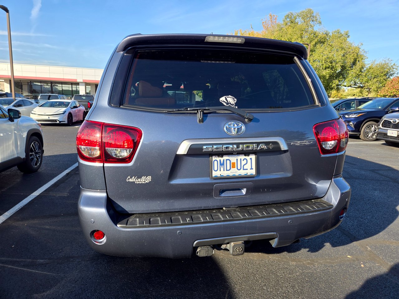 Used 2022 Toyota Sequoia Platinum AWD/4WD image 2