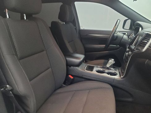 Used 2018 Jeep Grand Cherokee Laredo RWD image 21