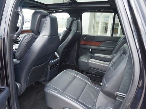 Used 2023 Lincoln Navigator L Reserve AWD/4WD image 8