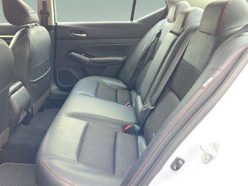 Used 2024 Nissan Altima 2.5 SR image 10