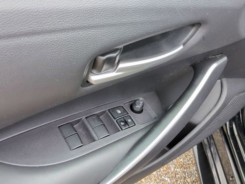 Used 2024 Toyota Corolla SE FWD image 12