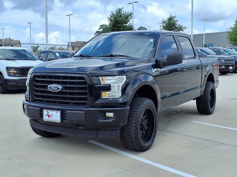 Used 2017 Ford F150 XL w/ Equipment Group 101A Mid AWD/4WD image 3