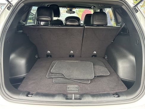 Used 2024 Jeep Compass Latitude image 11