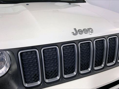 Used 2023 Jeep Renegade Latitude AWD/4WD image 28