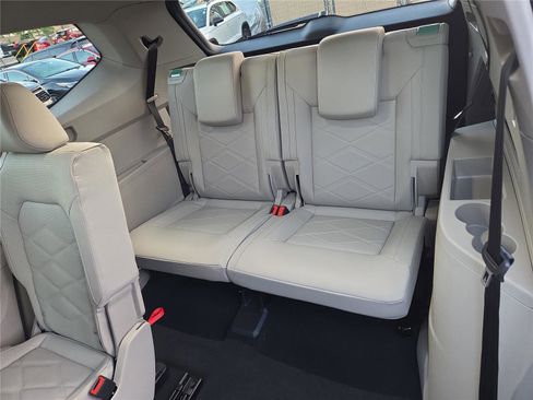 New 2026 Volkswagen Atlas SE image 28