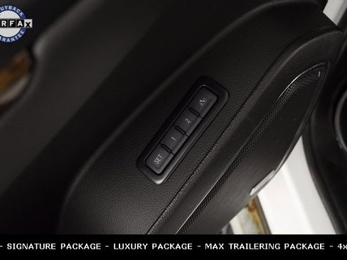 Used 2017 Chevrolet Suburban LT w/ LT Signature Package image 24