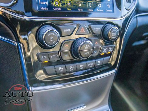 Used 2022 Jeep Grand Cherokee Limited w/ Trailer Tow Group IV image 34