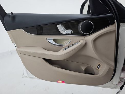 Used 2015 Mercedes-Benz C 300 Sedan image 30
