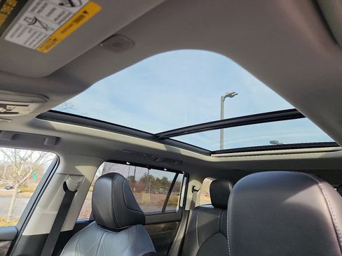 Used 2023 Toyota Highlander Platinum image 16