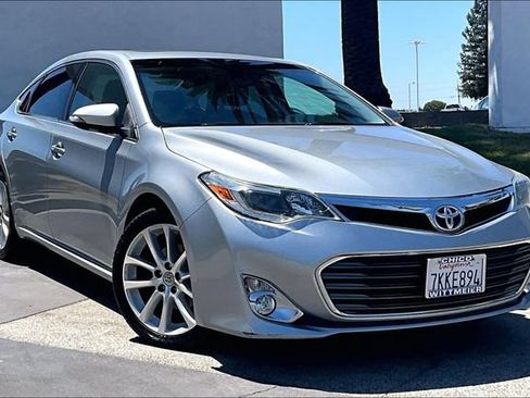 Used 2015 Toyota Avalon Limited FWD image 2