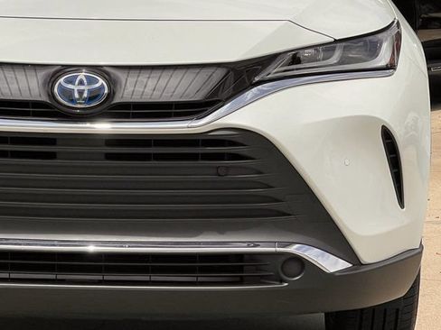 Used 2022 Toyota Venza XLE AWD/4WD image 10