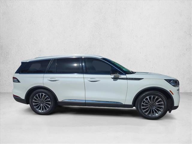 Used 2024 Lincoln Aviator 2WD w/ Premium Package image 4