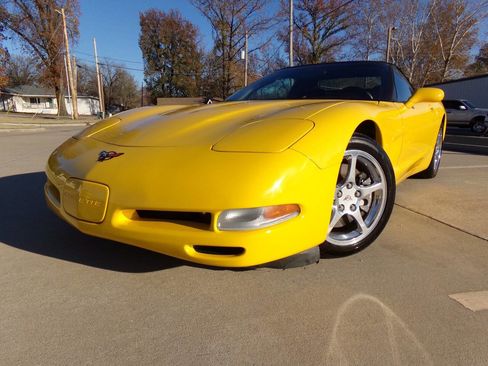 Used 2001 Chevrolet Corvette Convertible w/ Preferred Equipment Group2 image 9