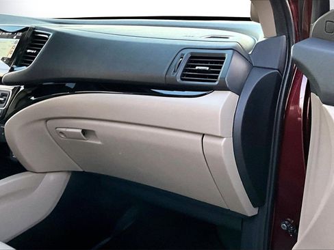 Used 2019 Honda Pilot Touring image 21