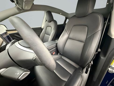Used 2023 Tesla Model Y Long Range image 10