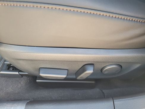 New 2026 MAZDA MAZDA3 Hatchback w/Premium Plus Pkg image 4