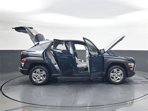 Used 2024 Hyundai Kona SE image 41
