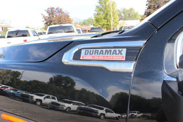 Used 2023 GMC Sierra 2500 Denali w/ Denali Ultimate Package AWD/4WD image 3