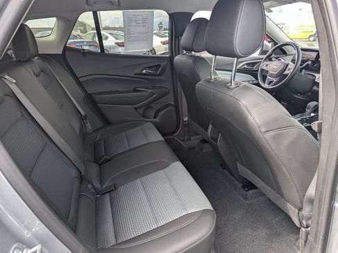 Used 2025 Chevrolet Trax LT w/ Driver Confidence Package FWD image 30