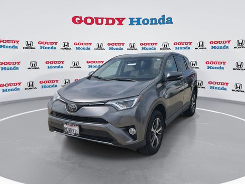 Used 2018 Toyota RAV4 XLE w/ Carpet Mat Package image 4