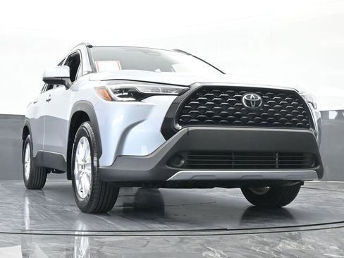 Used 2023 Toyota Corolla Cross LE image 58