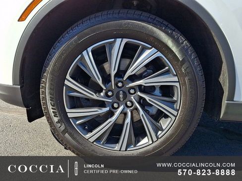 Certified 2025 Lincoln Aviator AWD image 8