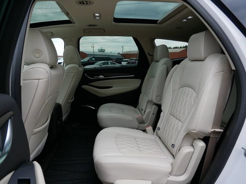 Used 2024 Buick Enclave Avenir w/ Avenir Technology Package AWD/4WD image 11