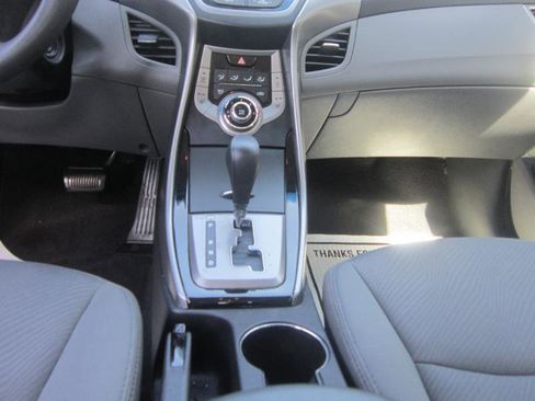 Used 2013 Hyundai Elantra GLS w/ Preferred Pkg image 9