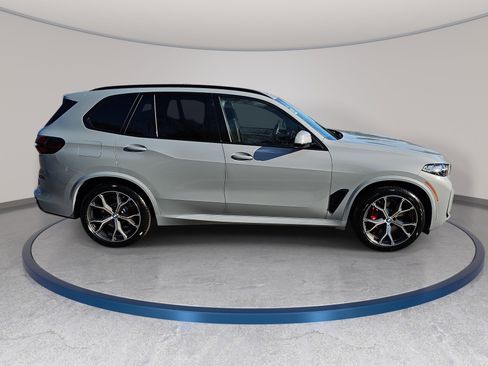 New 2026 BMW X5 xDrive50e w/ M Sport Package AWD/4WD image 4