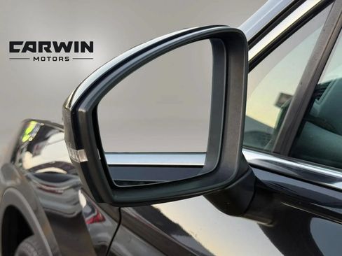 Used 2018 Volkswagen Tiguan SEL AWD/4WD image 12