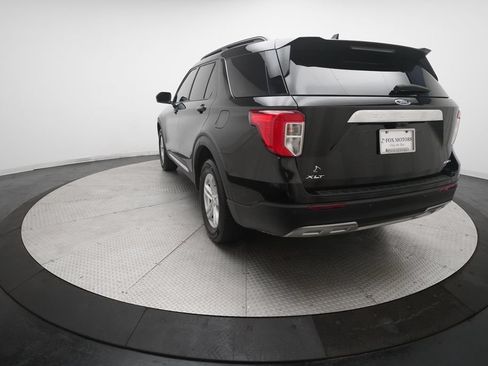 Used 2024 Ford Explorer XLT w/ Equipment Group 202A AWD/4WD image 35