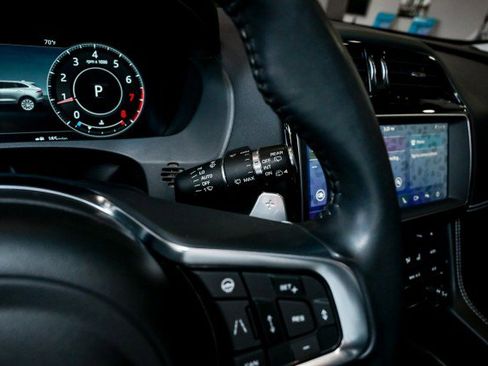 Used 2019 Jaguar F-PACE R-Sport image 37